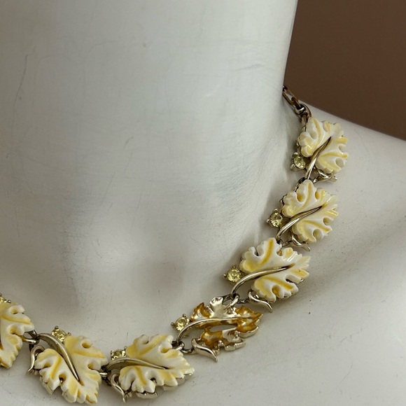 4/$100 LISNER 1960 gold choker DIY repair 15 inches 💛 - Picture 3 of 9